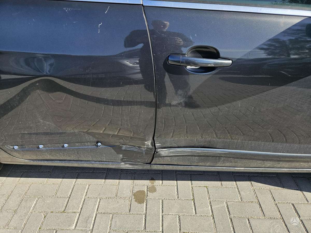 Peugeot 5008 2015 — rear view