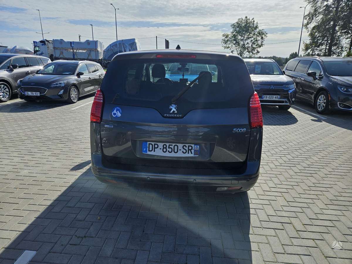 Peugeot 5008 2015 — photo 8