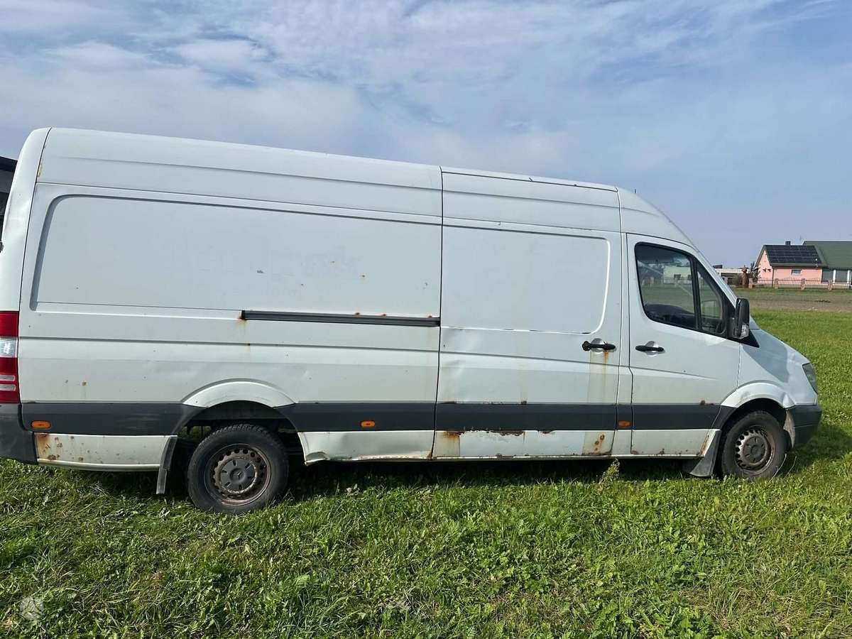 Mercedes-Benz Sprinter 2012 — photo 11