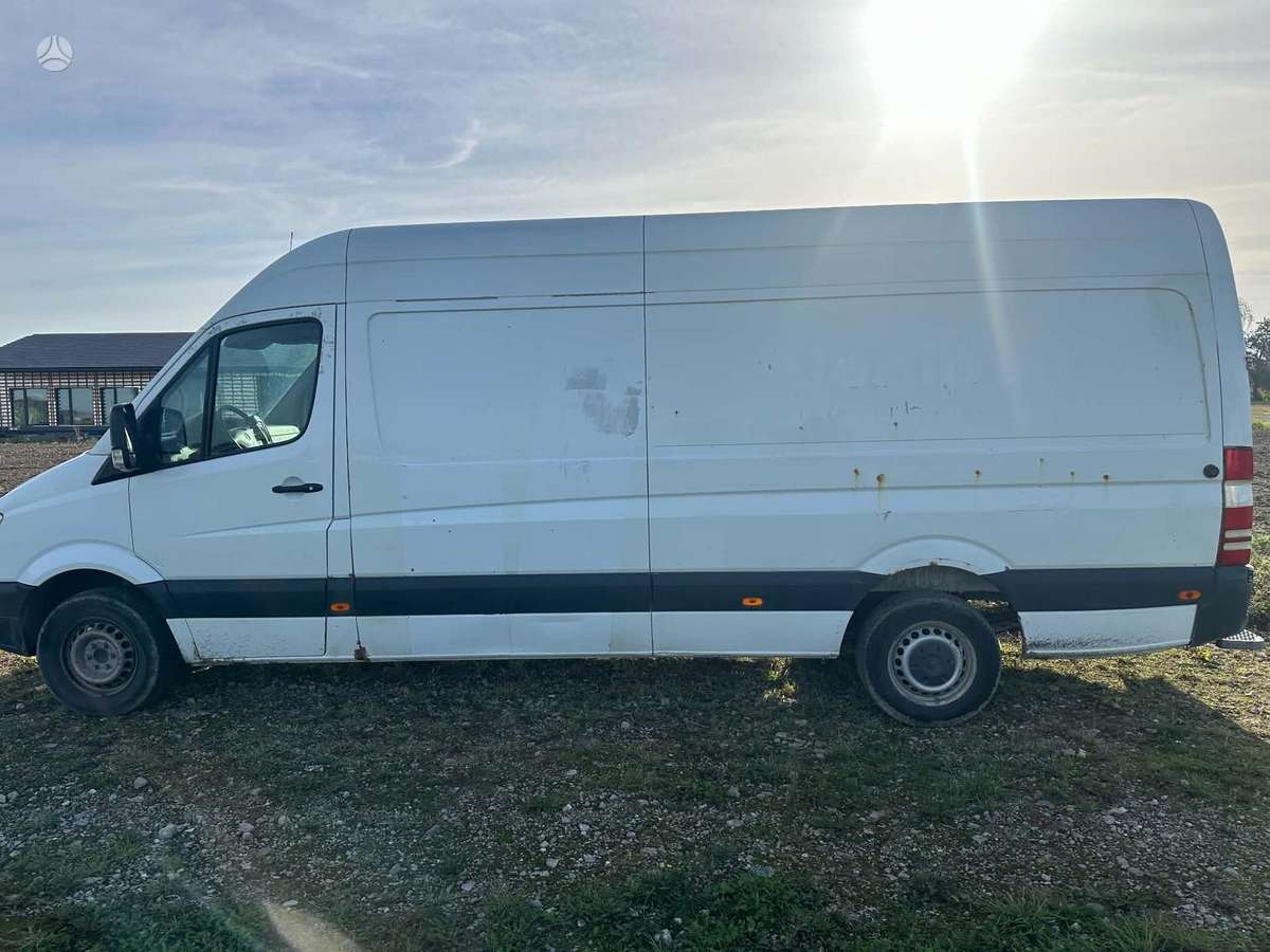 Mercedes-Benz Sprinter 2012 — engine 2143 cm³, 129 HP (95kW)