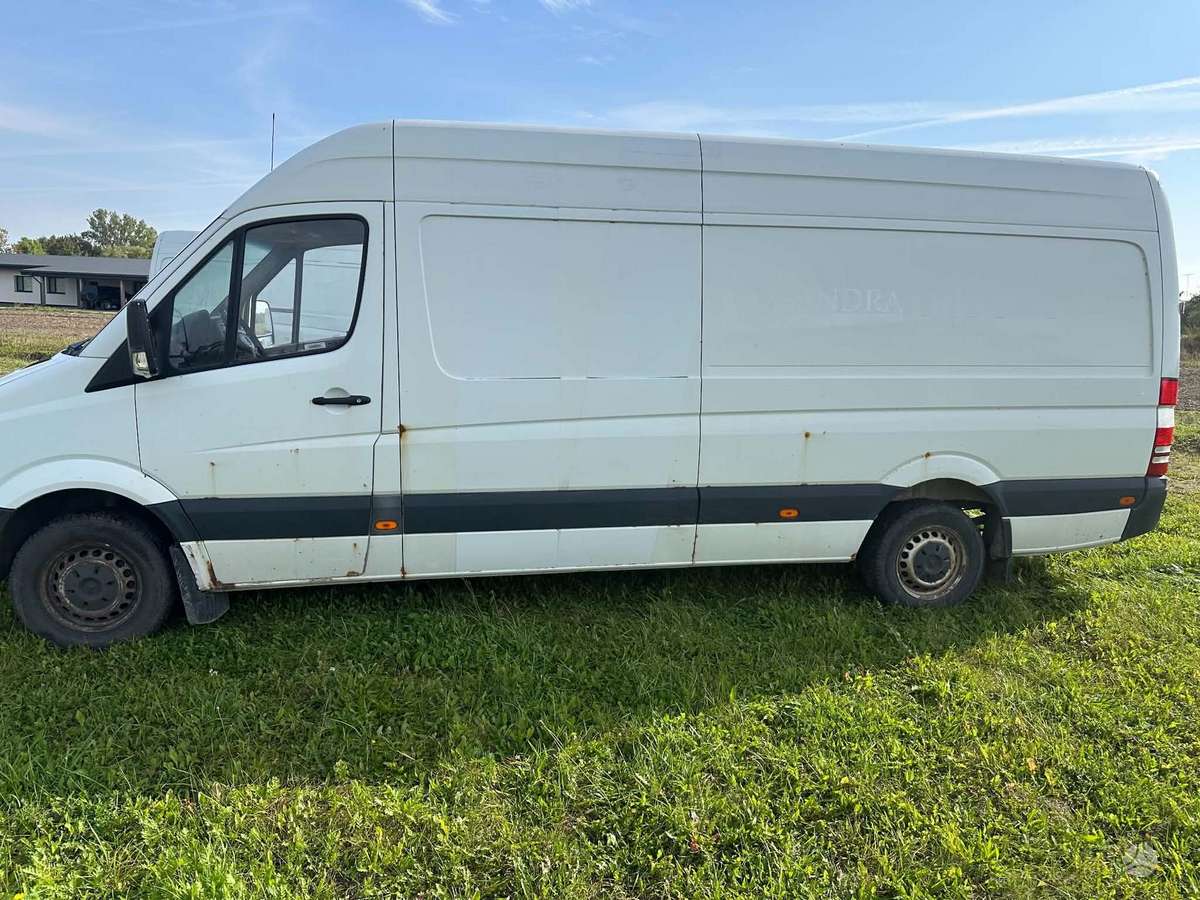 Mercedes-Benz Sprinter 2012 — photo 9