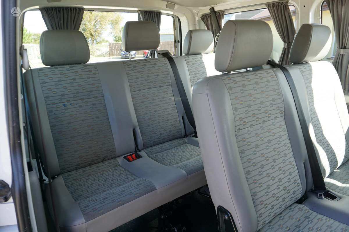 Volkswagen Transporter 2010 — photo 11