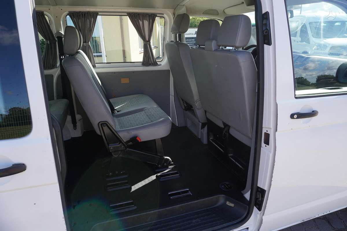 Volkswagen Transporter 2010 — photo 13