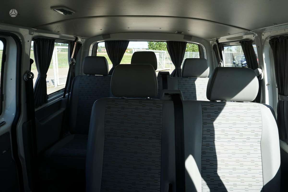 Volkswagen Transporter 2010 — photo 14