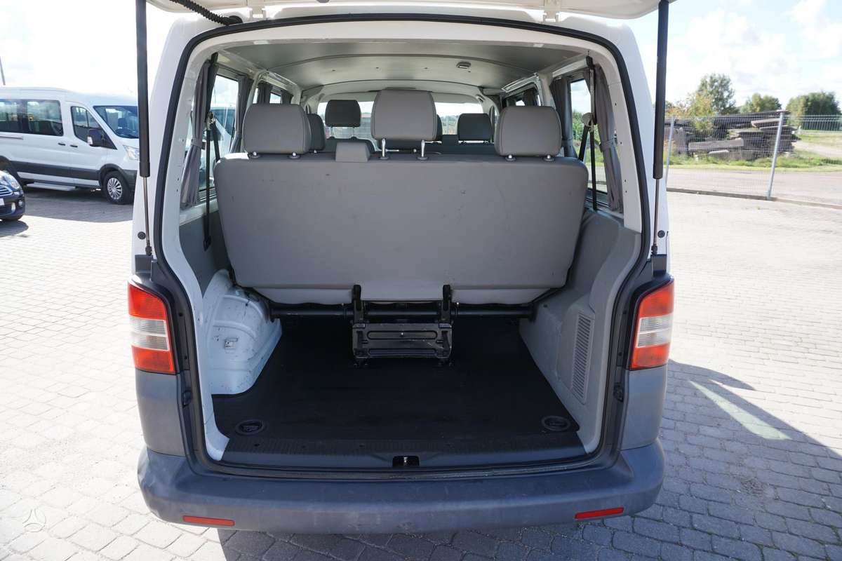 Volkswagen Transporter 2010 — photo 19