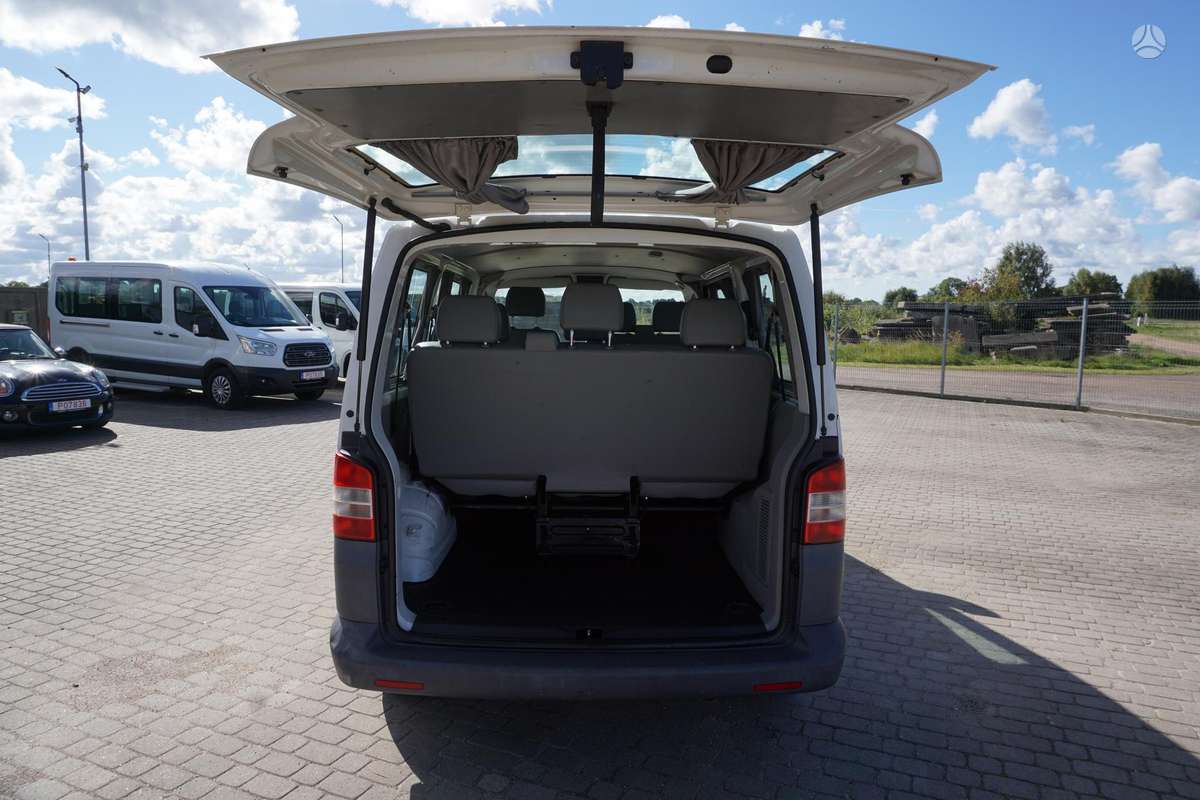 Volkswagen Transporter 2010 — photo 20