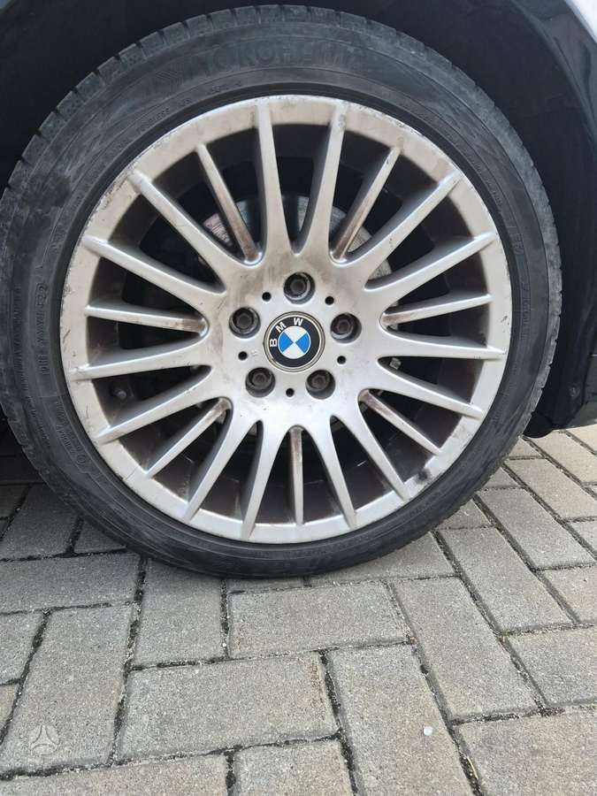 BMW 320 2010 — photo 11