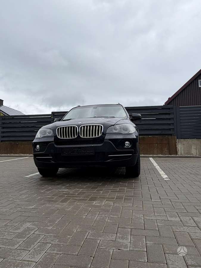 BMW X5 2008 — вигляд ззаду