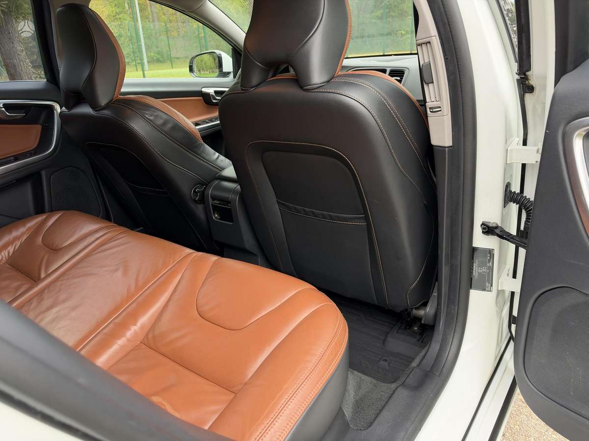 Volvo V60 2013 — photo 23