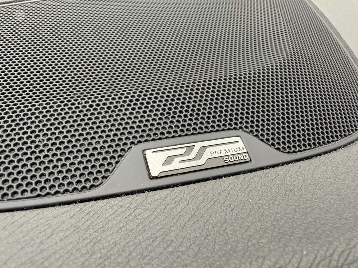 Volvo V60 2013 — photo 31