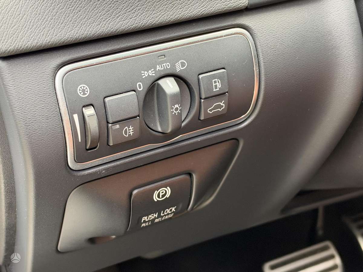 Volvo V60 2013 — photo 32