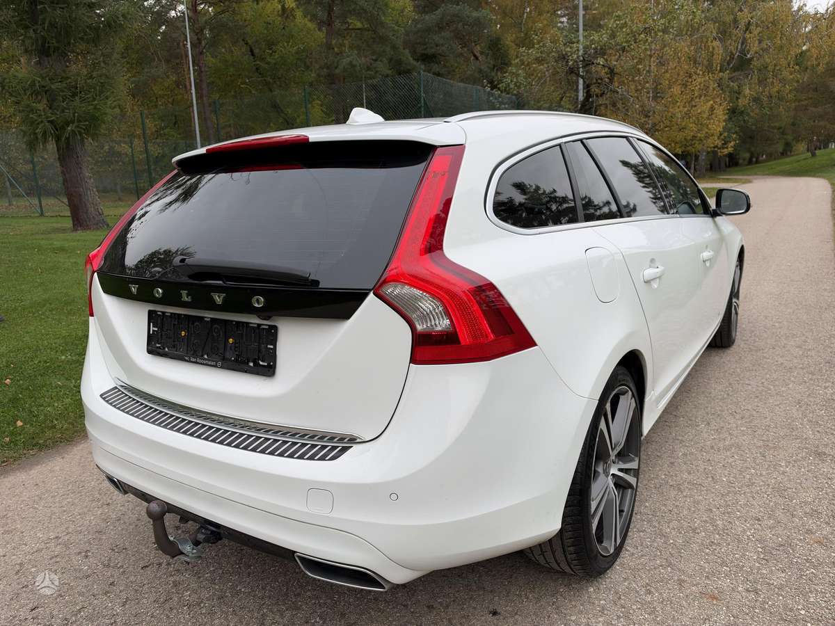 Volvo V60 2013 — photo 7