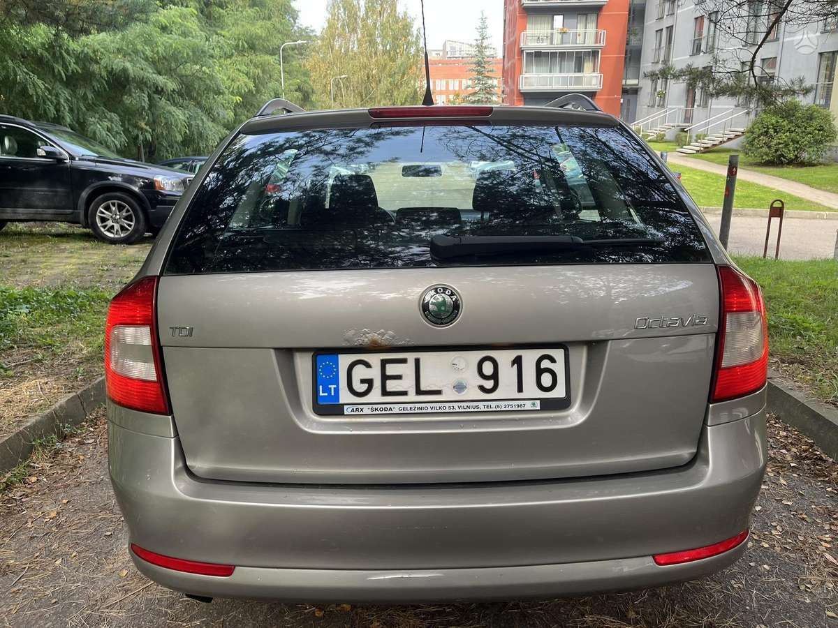 Skoda Octavia 2012 — фото 12