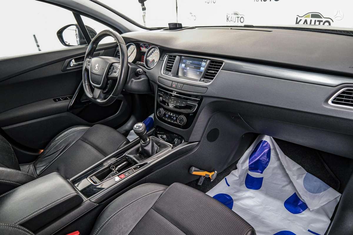 Peugeot 508 2015 — photo 10