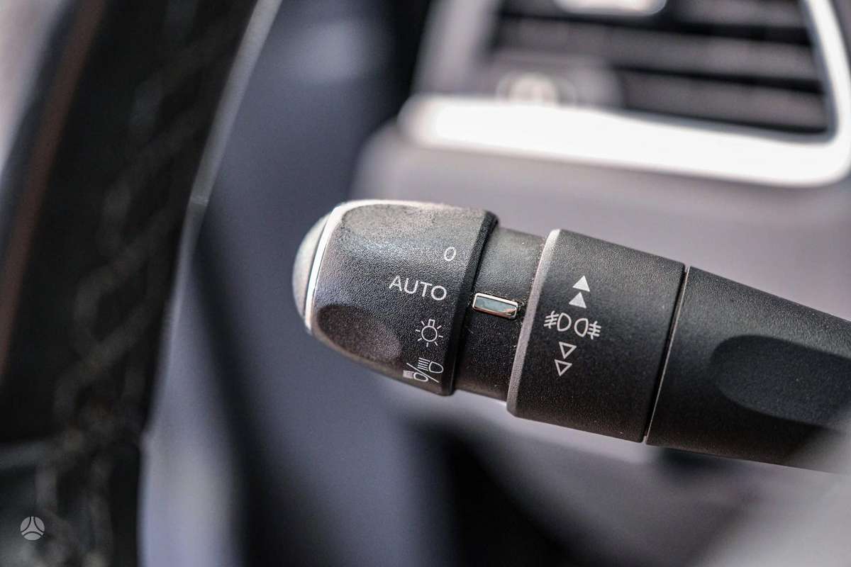 Peugeot 508 2015 — photo 18