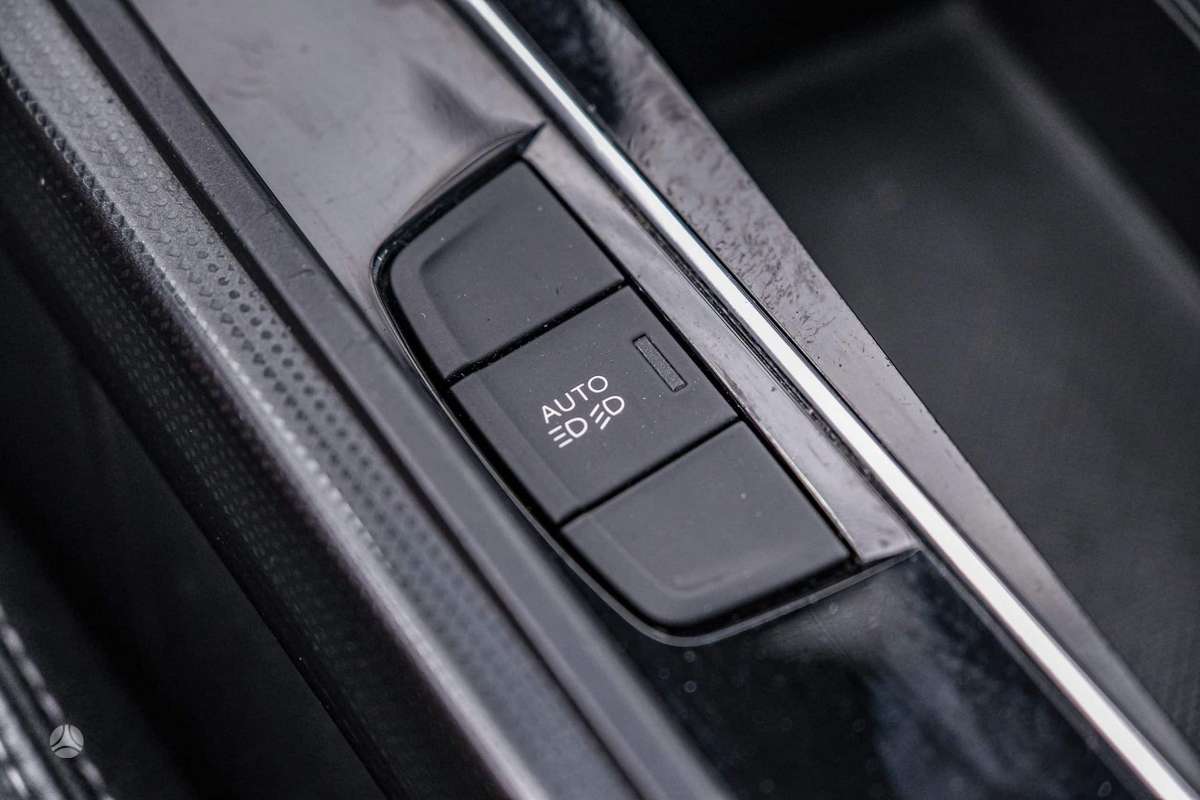 Peugeot 508 2015 — photo 29