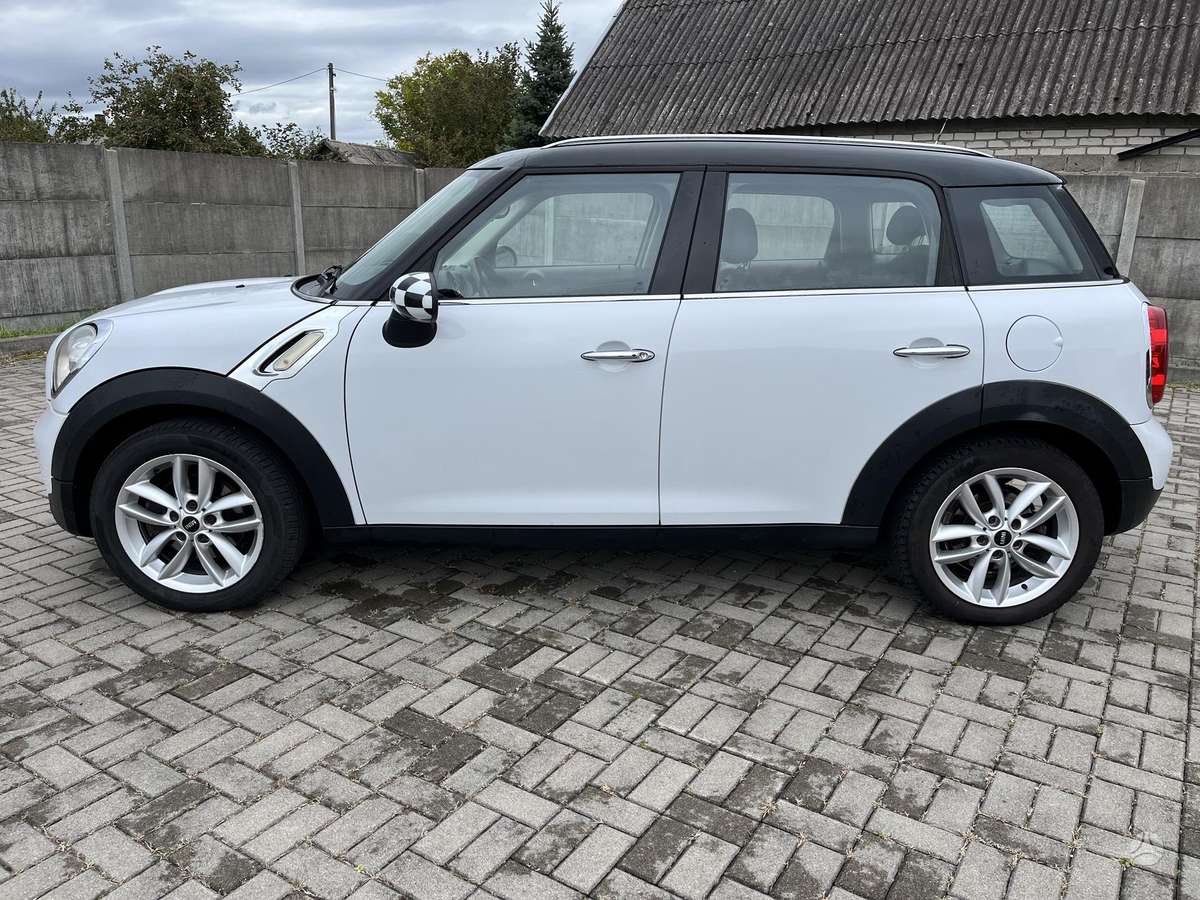 Mini Countryman 2012 — вигляд ззаду