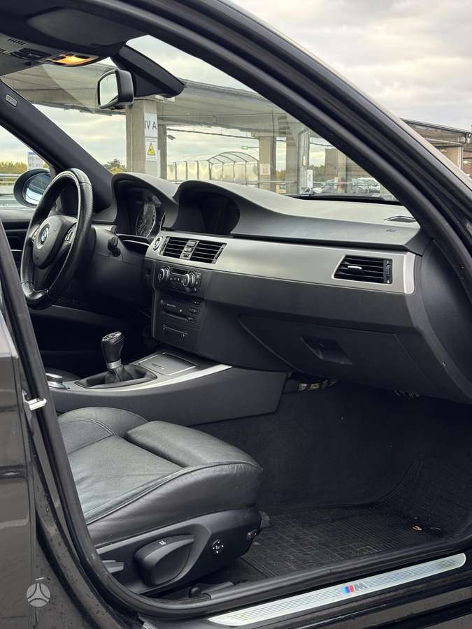 BMW 320 2007 — photo 22