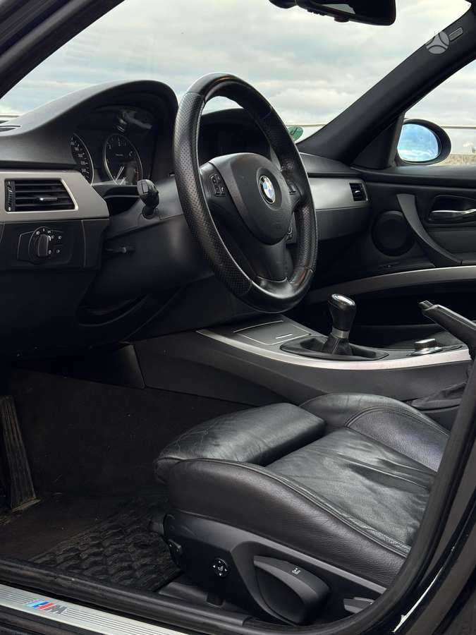 BMW 320 2007 — photo 24
