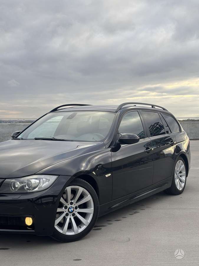 BMW 320 2007 — interior