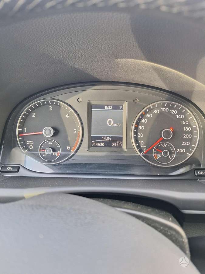 Volkswagen Touran 2011 — photo 10