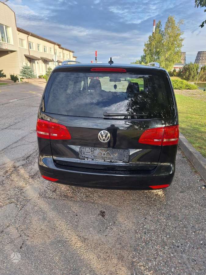 Volkswagen Touran 2011 — engine 1968 cm³, 170 HP (125kW)