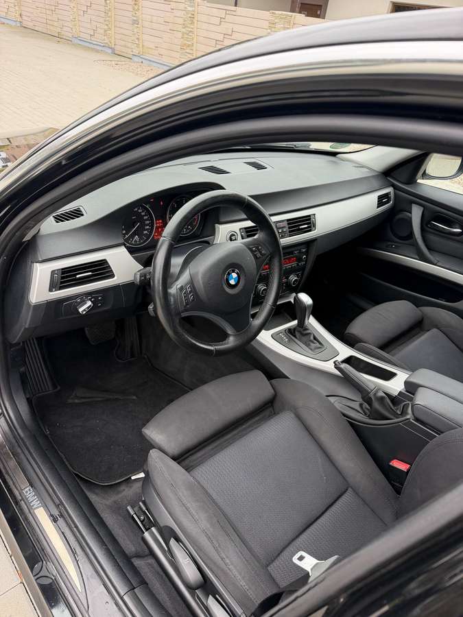 BMW 325 2010 — photo 10