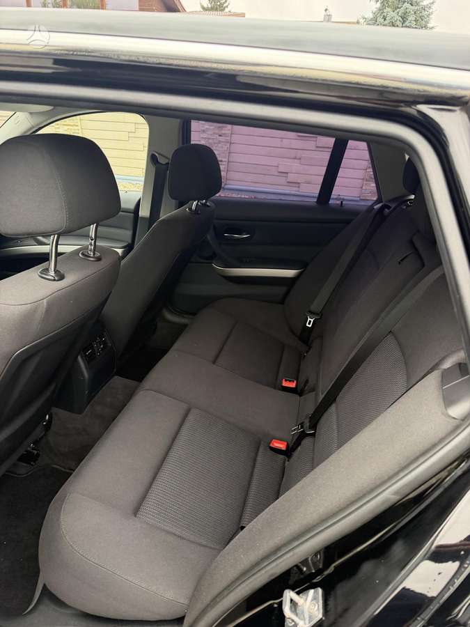 BMW 325 2010 — photo 11