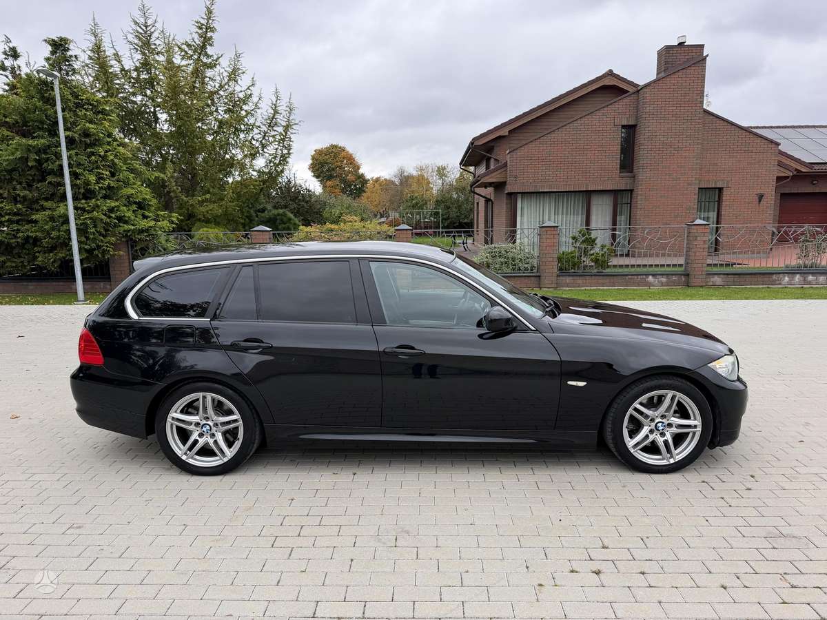 BMW 325 2010 — engine 2993 cm³, 204 HP (150kW)