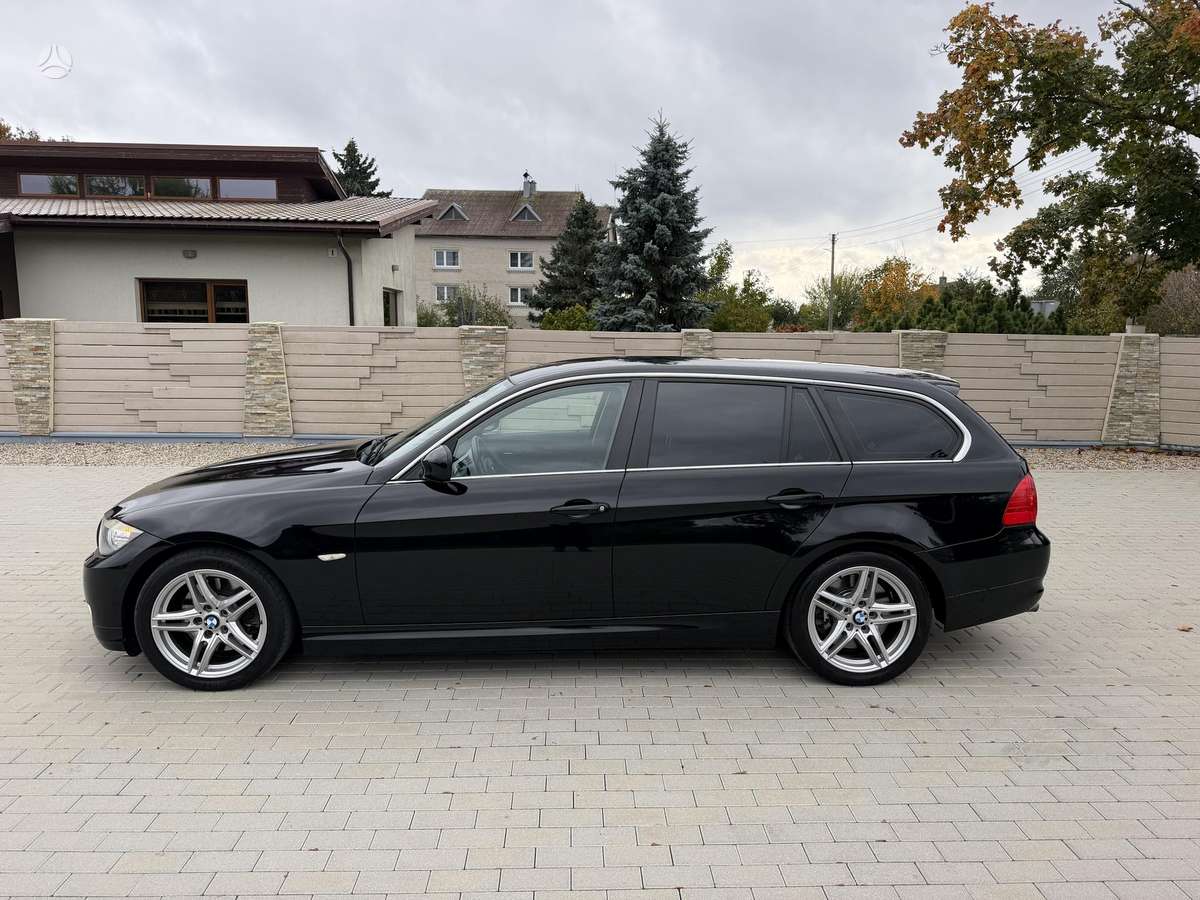 BMW 325 2010 — photo 8