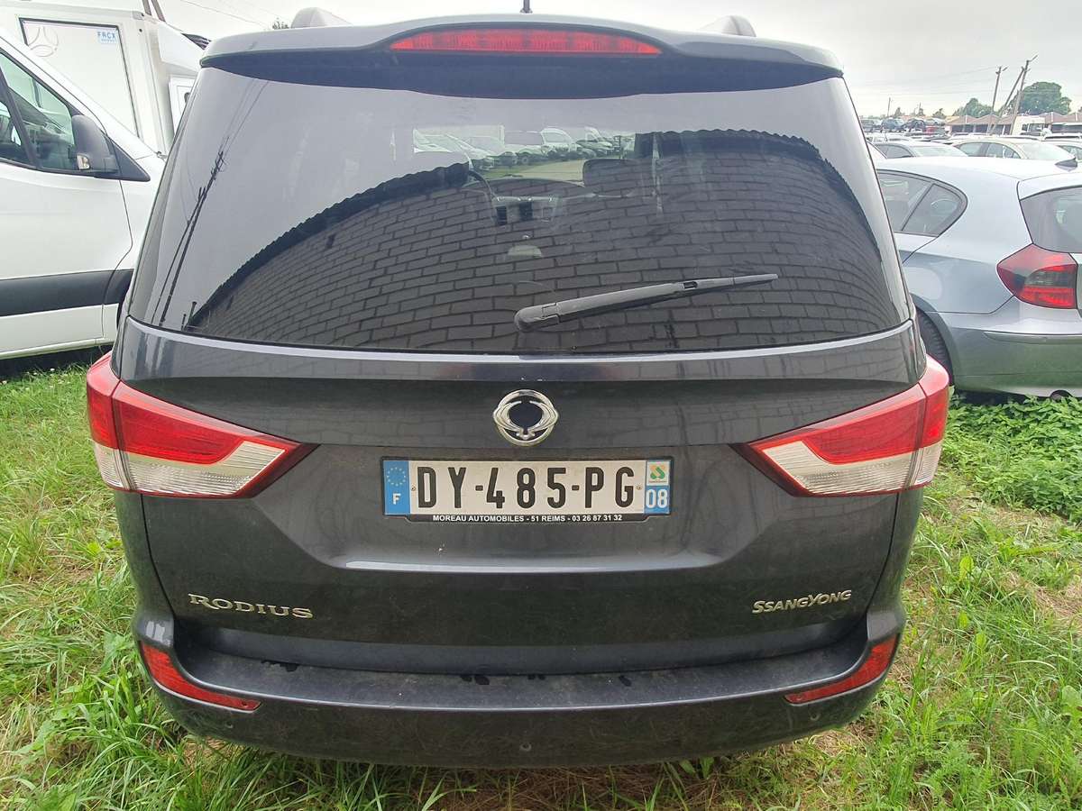 SsangYong Rodius 2015 — фото 8