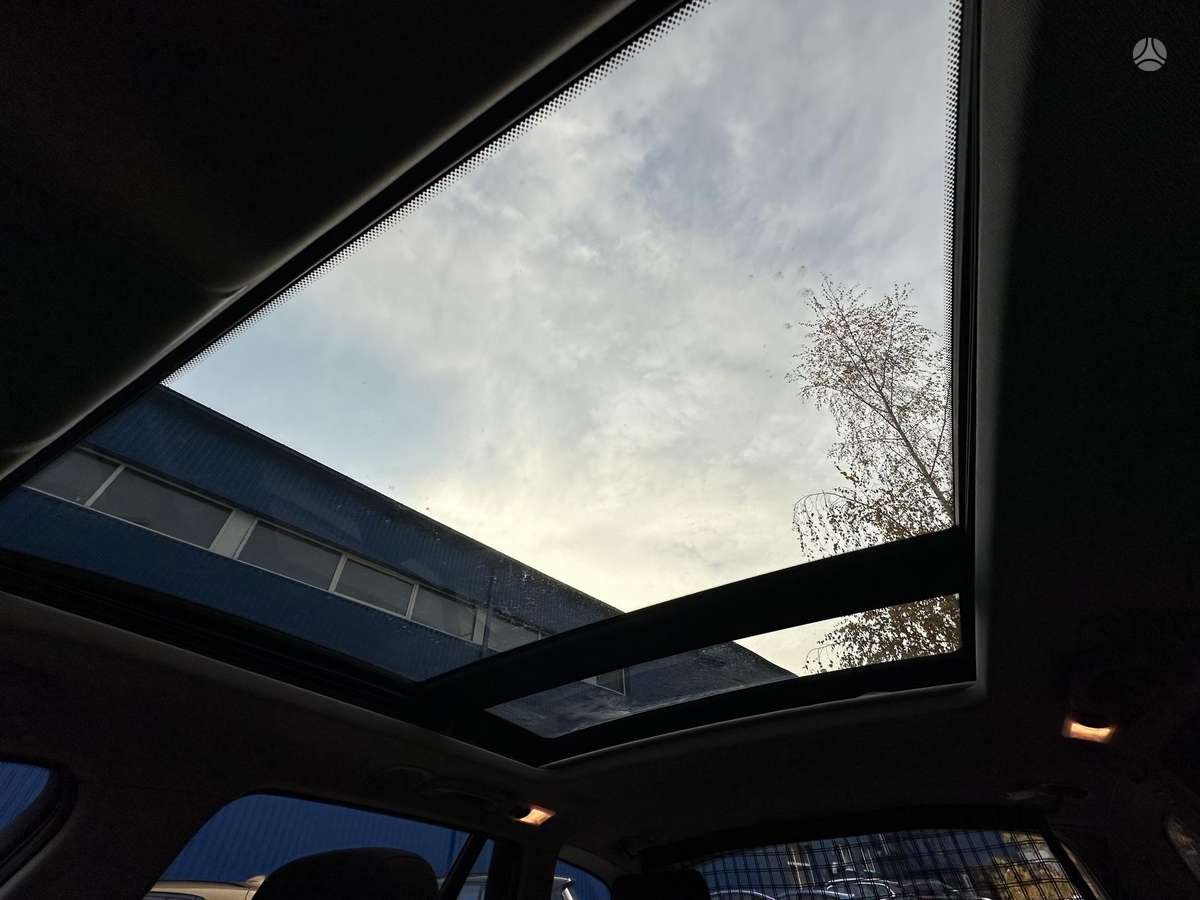BMW 320 2011 — photo 14