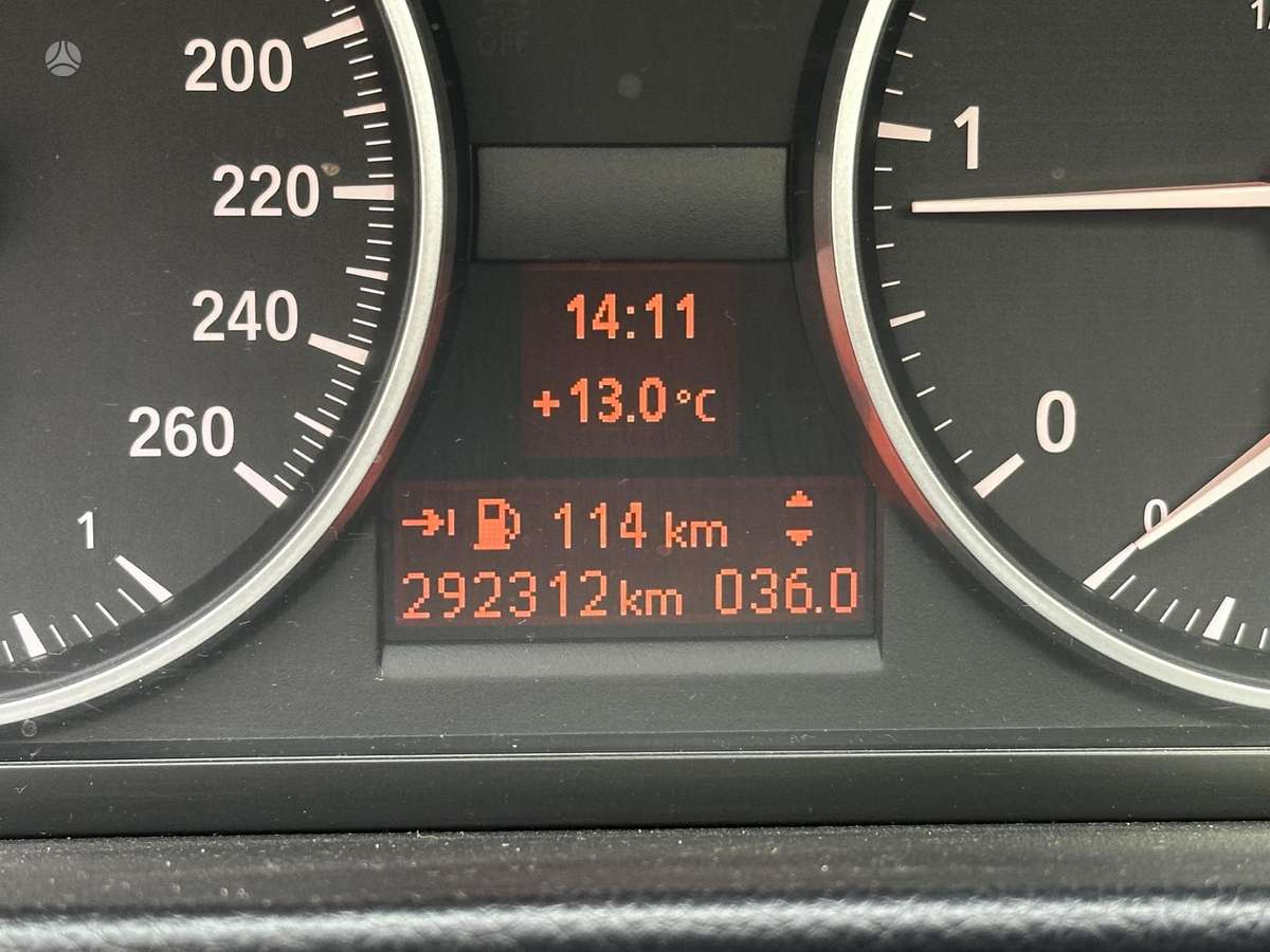 BMW 320 2011 — photo 15