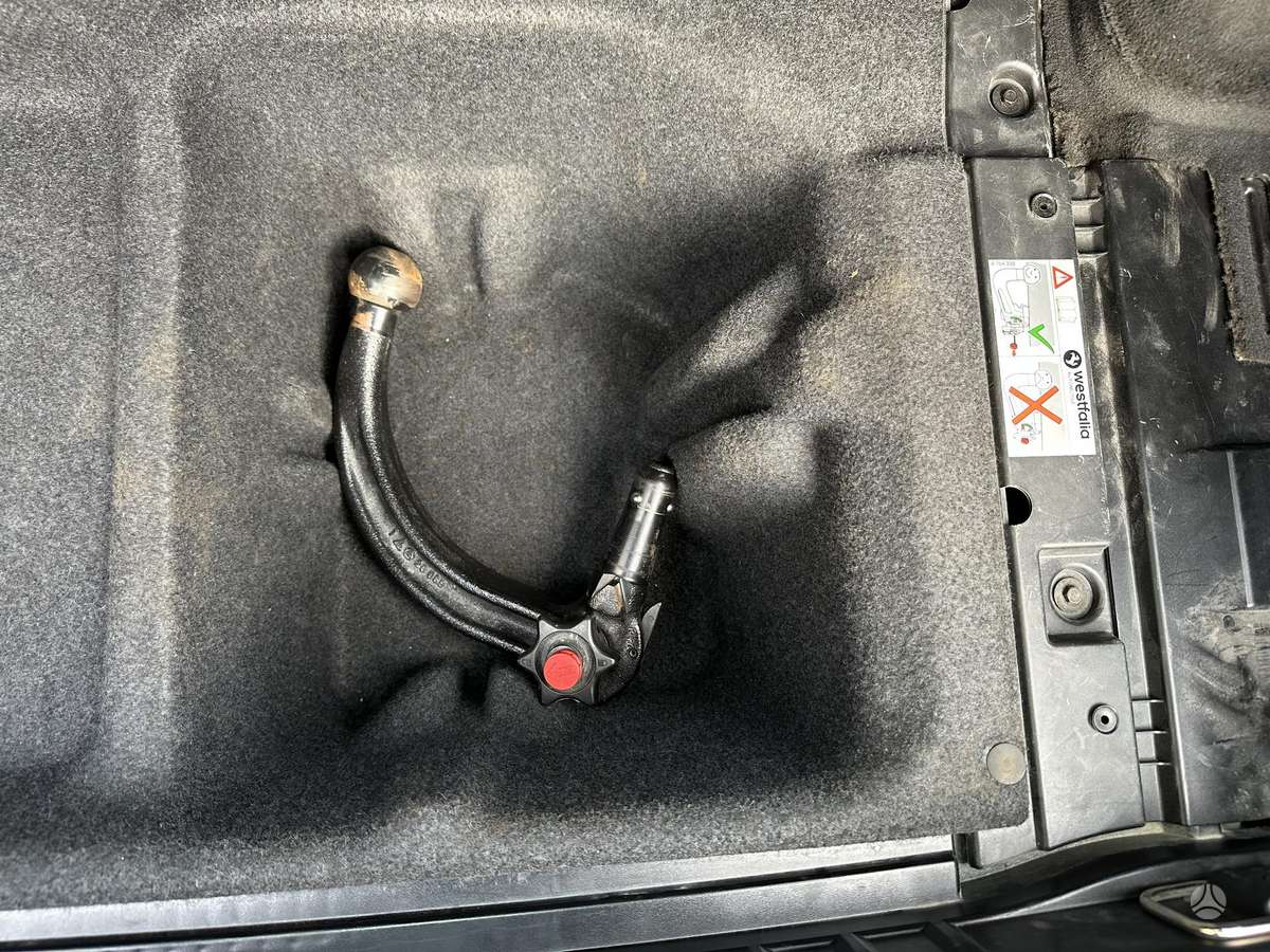 BMW 320 2011 — photo 19