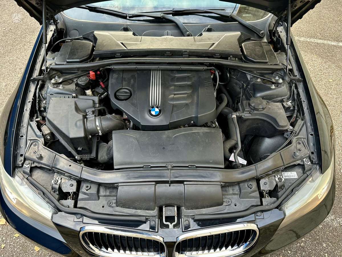 BMW 320 2011 — photo 20