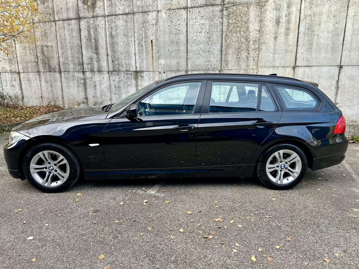 BMW 320 2011 — photo 5
