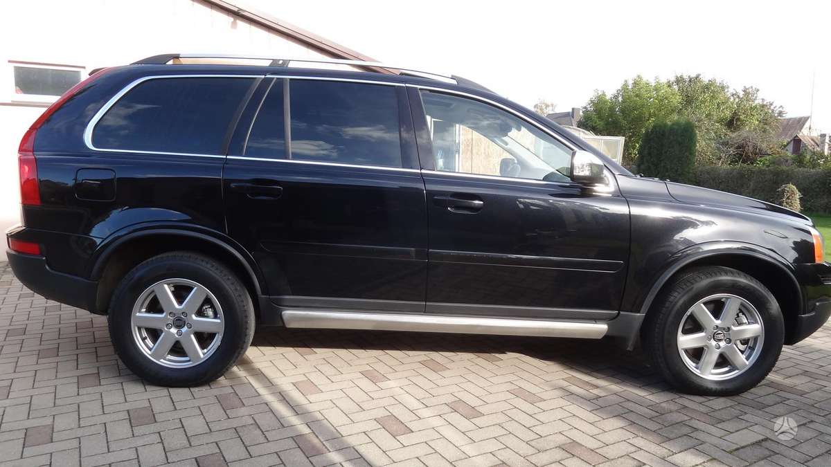 Volvo XC90 2010 — rear view