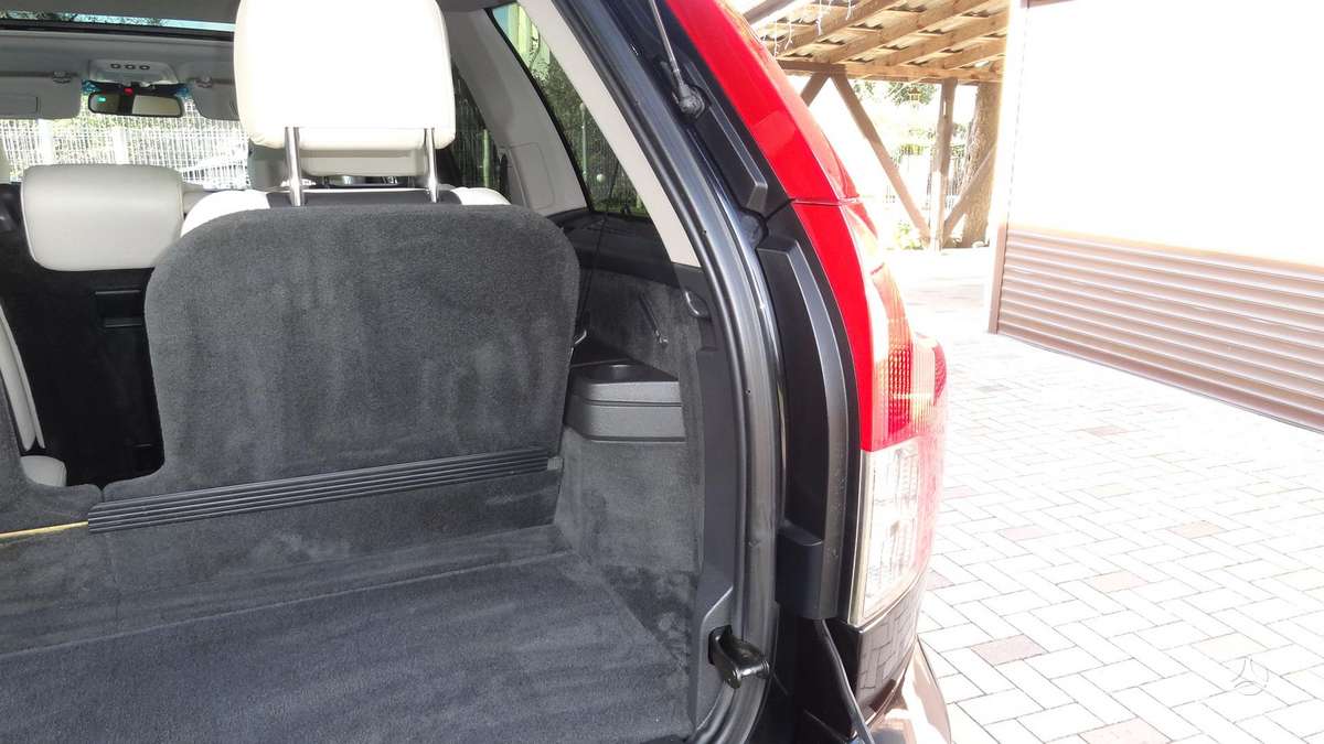 Volvo XC90 2010 — photo 21