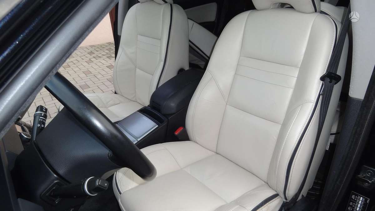 Volvo XC90 2010 — photo 26