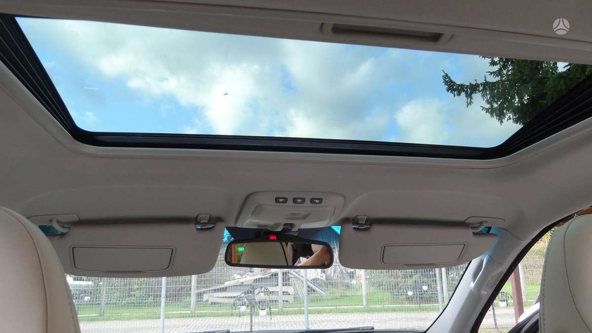 Volvo XC90 2010 — photo 32