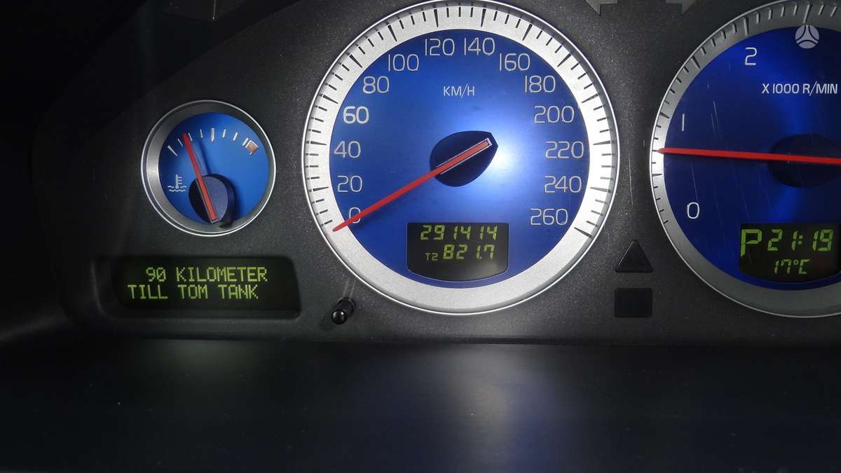 Volvo XC90 2010 — photo 43
