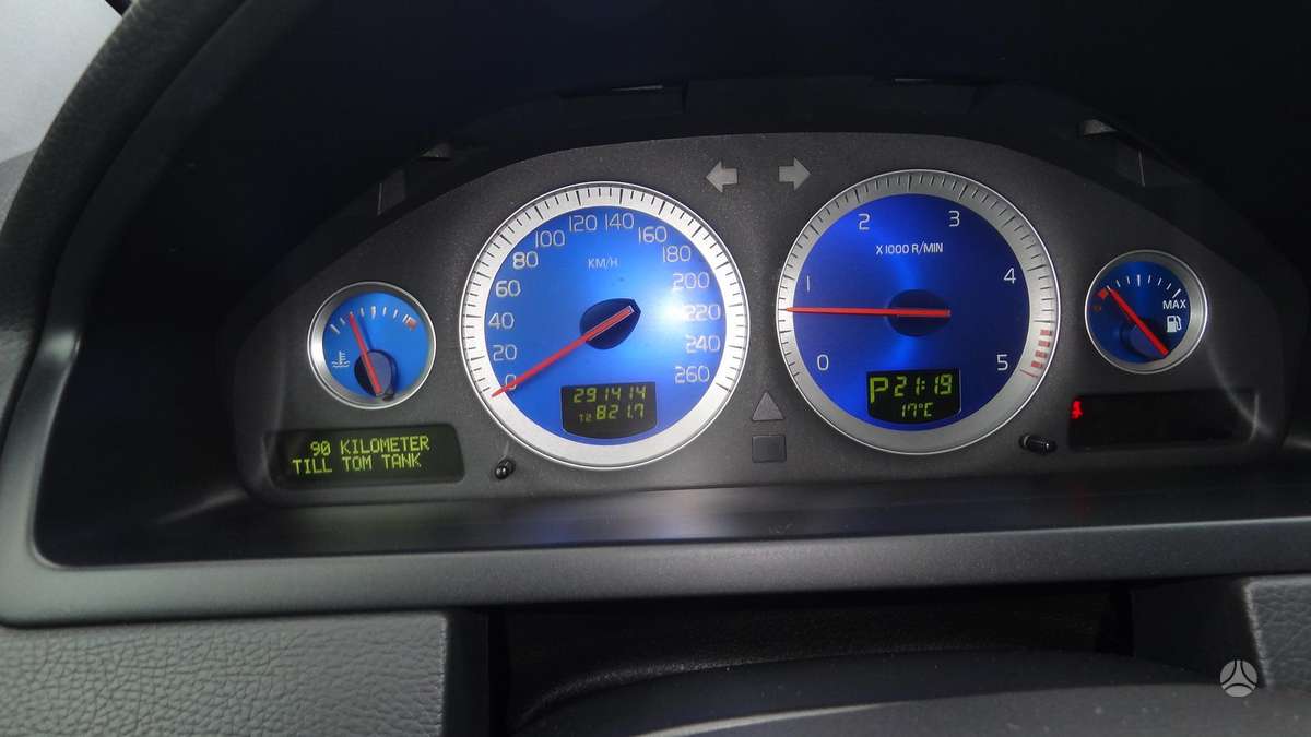 Volvo XC90 2010 — photo 44