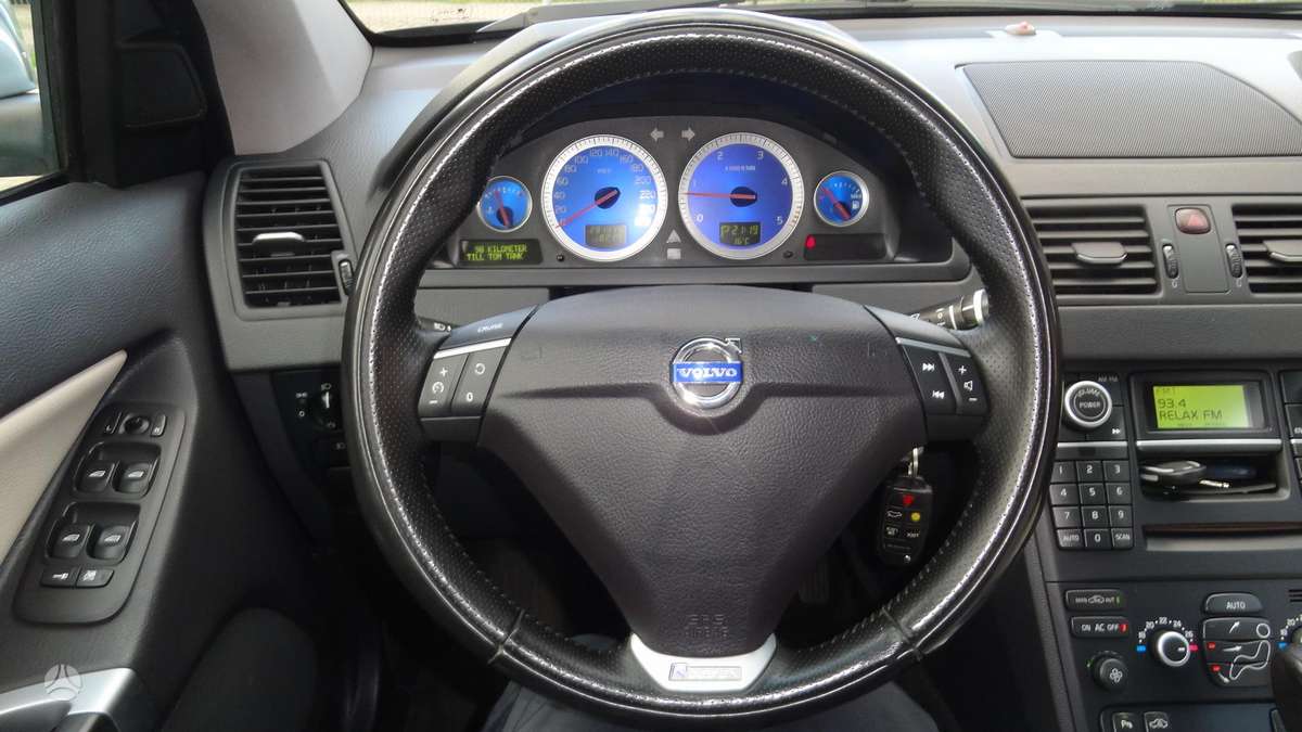 Volvo XC90 2010 — photo 46