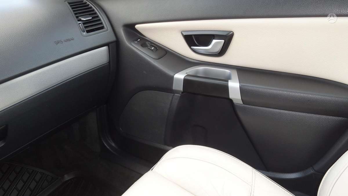 Volvo XC90 2010 — photo 47