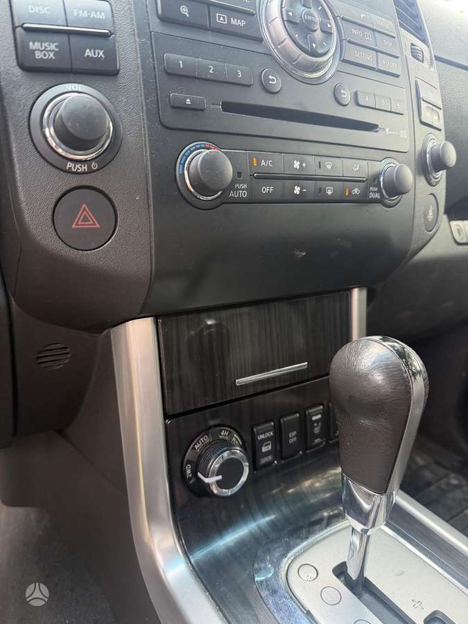 Nissan Pathfinder 2010 — фото 13