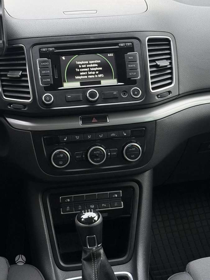 Volkswagen Sharan 2013 — photo 10