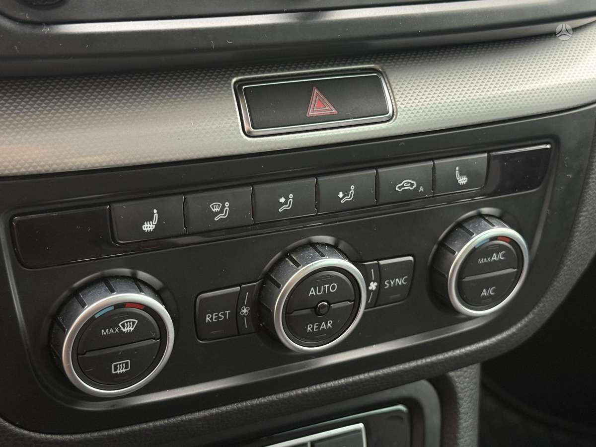 Volkswagen Sharan 2013 — photo 14