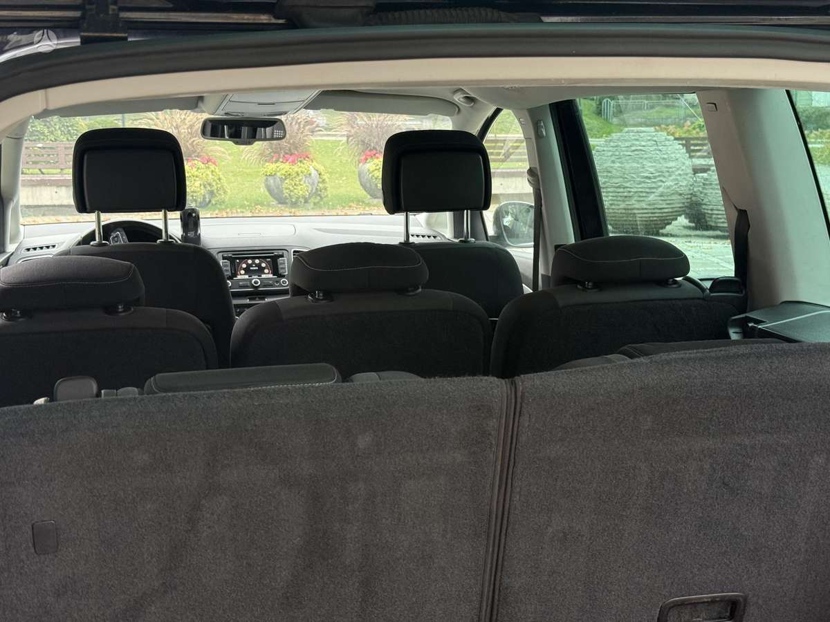 Volkswagen Sharan 2013 — photo 21