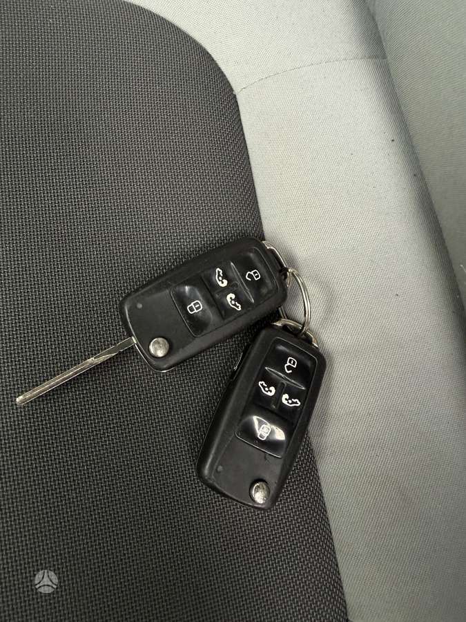 Volkswagen Sharan 2013 — photo 27