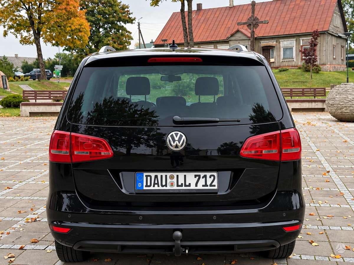 Volkswagen Sharan 2013 — engine 1968 cm³, 140 HP (103kW)